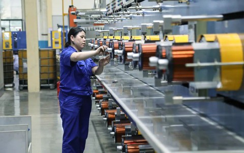 Doanh nghiệp Trung Quốc tung loạt giải pháp đối phó thuế quan 145% của Mỹ