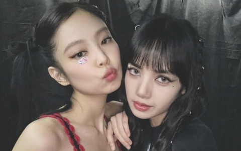 Rộ tin đồn Lisa và Jennie rạn nứt tình chị em