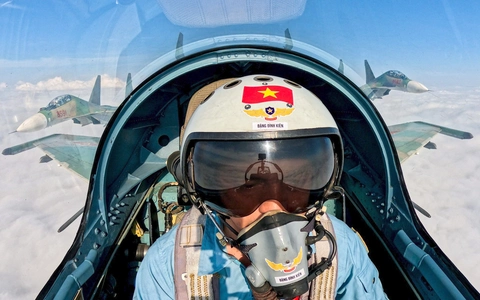 Góc nhìn từ buồng lái của tiêm kích Su-30MK2