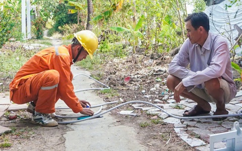 Điện đã về với 70 hộ dân ở thành phố Cà Mau