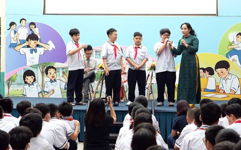 Chuyên gia hướng dẫn học sinh cách phòng tránh bạo lực học đường