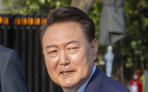 Cựu tổng thống Yoon Suk Yeol phủ nhận cáo buộc nổi loạn tại phiên tòa hình sự đầu tiên