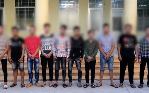 Điều tra hai nhóm thanh niên mang dao đi tranh giành tình cảm với bạn gái