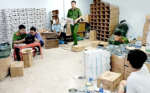 Ai tiếp tay cho gần 600 loại sữa giả tung hoành?