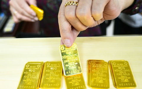 Giá vàng miếng SJC lên đến 111 triệu đồng/lượng, mức kỷ lục của mọi thời đại