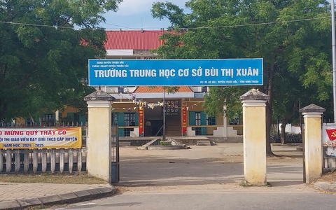 Tuyển giáo viên trước sáp nhập đơn vị hành chính: Nơi tự tạm dừng, nơi tiếp tục tuyển