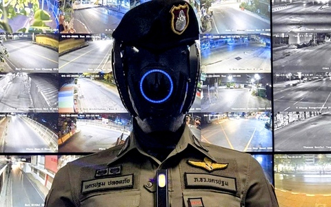 Thái Lan đưa robot cảnh sát AI giữ trật tự lễ hội Songkran