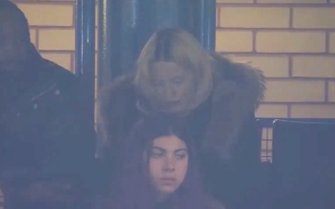 'Nữ hoàng nhạc pop' Madonna bất ngờ xuất hiện trên sân Chelsea