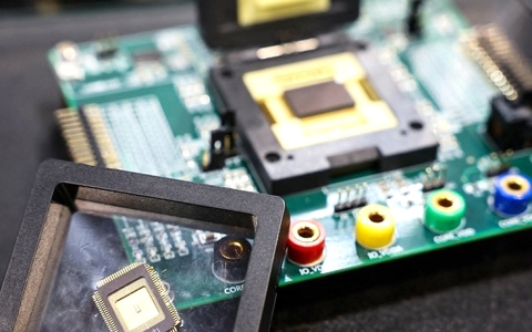 Mỹ - Trung giằng co về chip bán dẫn