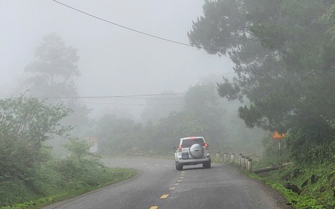 62km quốc lộ 24 nối Quảng Ngãi - Kon Tum 'chỉ ngang đường cấp 5 miền núi'
