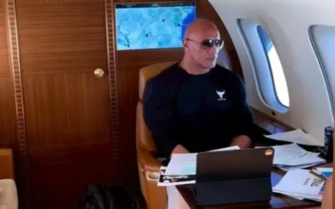 Dwayne Johnson kể lại phút giây kinh hoàng trên máy bay gặp sự cố