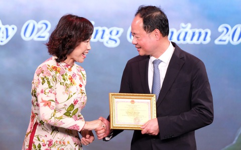 Tôn vinh 50 gia đình nhân kỷ niệm 50 năm giải phóng Đà Lạt