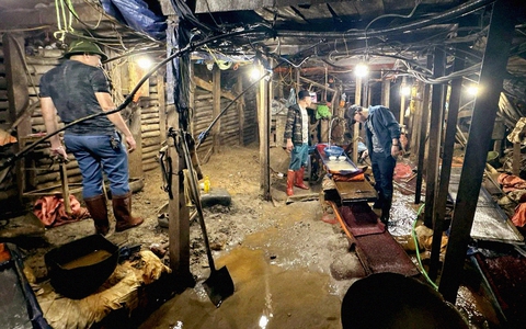 Triệt phá đường dây cung cấp xyanua, thuốc nổ và khai thác vàng trái phép