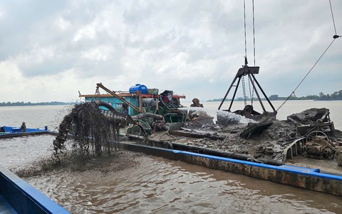 Sóc Trăng phê bình các đơn vị thi công chậm tiến độ dự án cao tốc