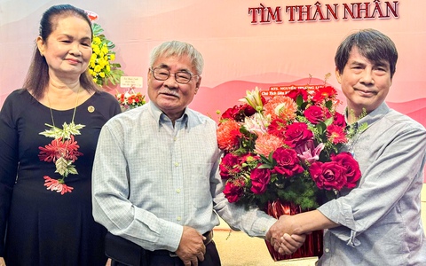 Nhà thơ Nguyễn Duy: Ta hành hương trên đất đai sum họp, nơi nào cũng có thân nhân