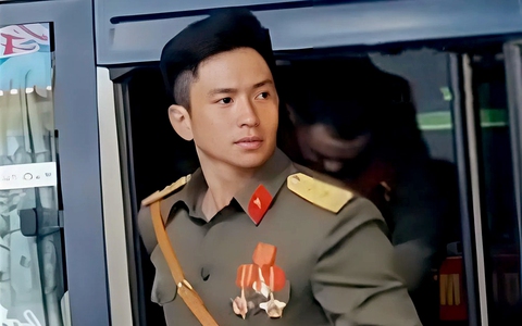 Thí sinh mắc hội chứng TICs tỏa sáng tại Tân binh toàn năng; Chiến sĩ đẹp như nam thần điện ảnh