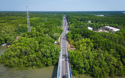 Flycam 50km hướng tuyến đường sắt tốc độ cao đi Cần Giờ, băng rừng đước đến đô thị lấn biển