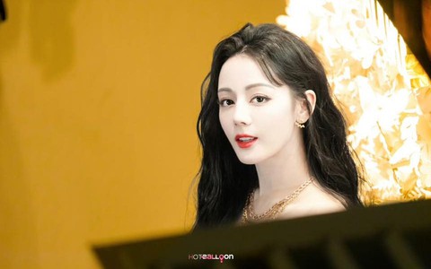 Visual kiều diễm của Địch Lệ Nhiệt Ba gây sốt khi tái xuất