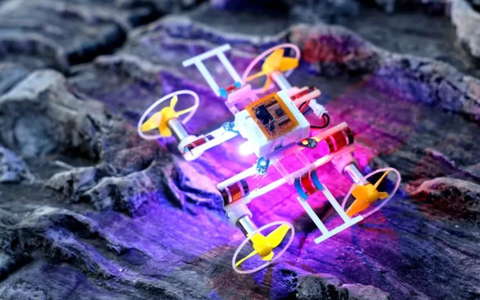 Trung Quốc khoe tạo ra robot biết bay, chạy và biến hình như 'Transformers'