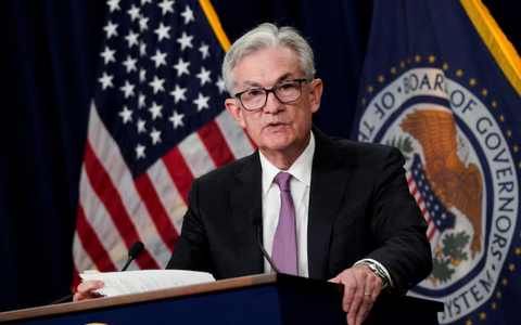 Đồng USD lao dốc sau khi ông Trump tấn công chủ tịch Fed