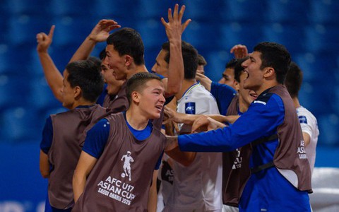 Lãnh 2 thẻ đỏ, Uzbekistan vẫn vô địch Giải U17 châu Á