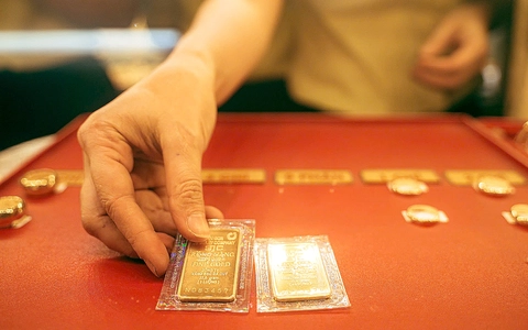 Sau một ngày lao dốc, giá vàng lại tăng vọt