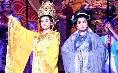 Câu thơ yên ngựa cấp tốc tái diễn theo yêu cầu của khán giả