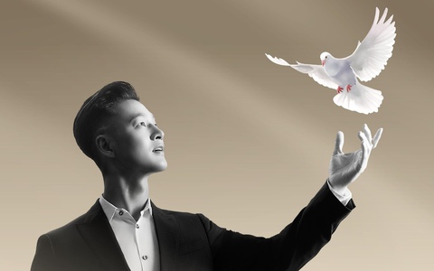 Đức Tuấn hát Tiến quân ca phong cách mới, để giới trẻ hào hứng với nhạc cách mạng