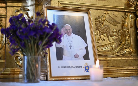 Thủ tướng gửi điện chia buồn Giáo hoàng Francis qua đời