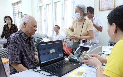 TP.HCM sẽ trả lương hưu, trợ cấp tháng 5 sớm