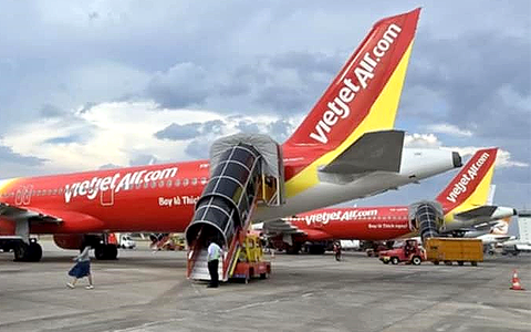 Vietjet lên tiếng xin lỗi khách, đền bù voucher 500.000 - 1 triệu/khách bị ảnh hưởng trễ chuyến
