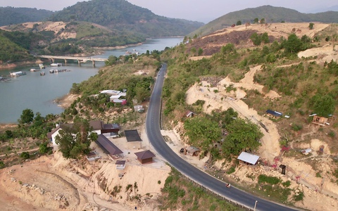 Để loạt nhà 'săn view' mọc trái phép, xã bị phê bình