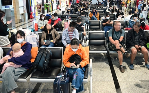 Bay bị đì lay