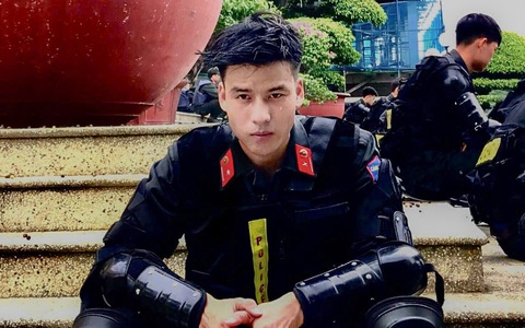Lính cứu hỏa 'chuẩn soái ca' sinh năm 2000 gây sốt mạng xã hội