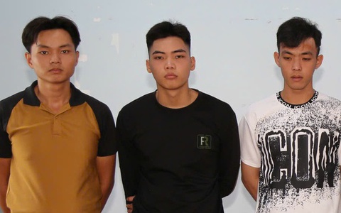 Khởi tố 10 người mang dao tự chế đánh nhau