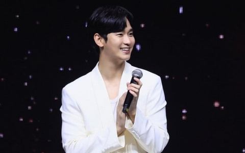 Kim Soo Hyun bị chính fan 'hãm hại'