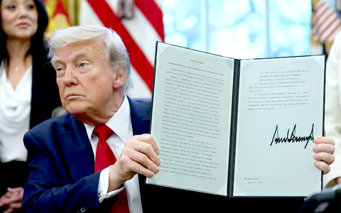Tổng thống Trump ký các sắc lệnh tái cấu trúc giáo dục Mỹ, ủng hộ đào tạo nghề