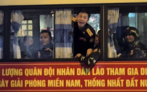 Nam quân nhân Lào nói 5 chữ gì đã có cả triệu người mê?