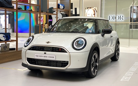 MINI Cooper 2025 ra mắt Việt Nam: Giá từ 2,099 tỉ đồng, màn tròn đầu tiên trên thế giới