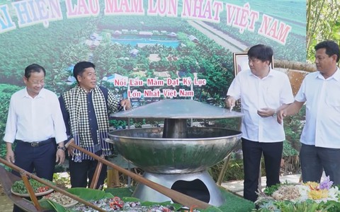 Góc nhìn trưa nay | ‘Đã mắt’ với nồi lẩu mắm lớn nhất Việt Nam tại rừng U Minh
