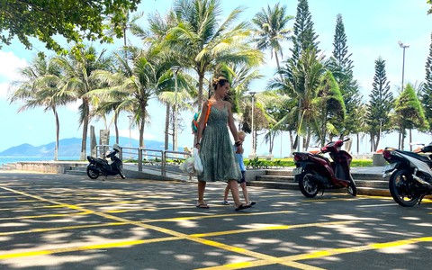 Khai thác 8 điểm giữ xe thanh toán không dùng tiền mặt ở bãi biển Nha Trang