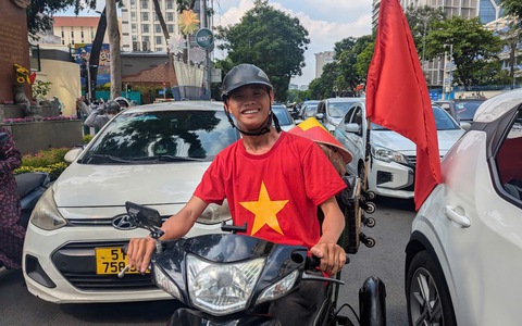 Không quản đường xa để ngắm những khoảnh khắc đẹp của hòa bình