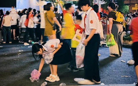 Ảnh vui 27-4: Yêu nước và yêu môi trường