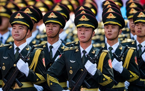 Khối diễu binh Trung Quốc hát vang 'Việt Nam, Hồ Chí Minh' trên đường TP.HCM