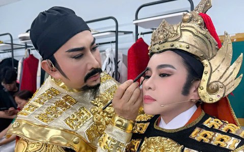 Kim Tử Long hóa trang cho con gái nuôi Bình Tinh vô vai kép võ