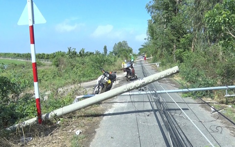 Mưa dông làm sập, tốc mái hơn 130 căn nhà ở An Giang