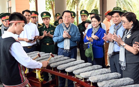 Trưởng Ban Tuyên giáo và Dân vận Trung ương thăm các di tích quốc gia ở Bình Phước