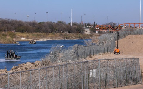 Bị dọa áp thêm thuế, Mexico đồng ý cấp nước trở lại cho Mỹ