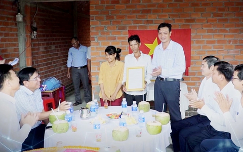 '50 năm - Tỏa sáng miền Nam': Ngành điện miền Nam động viên người dân vươn lên trong cuộc sống