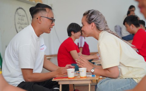 Bên nhau nhiều năm, vẫn vỡ òa khi tìm hiểu cảm xúc của 'nửa kia'